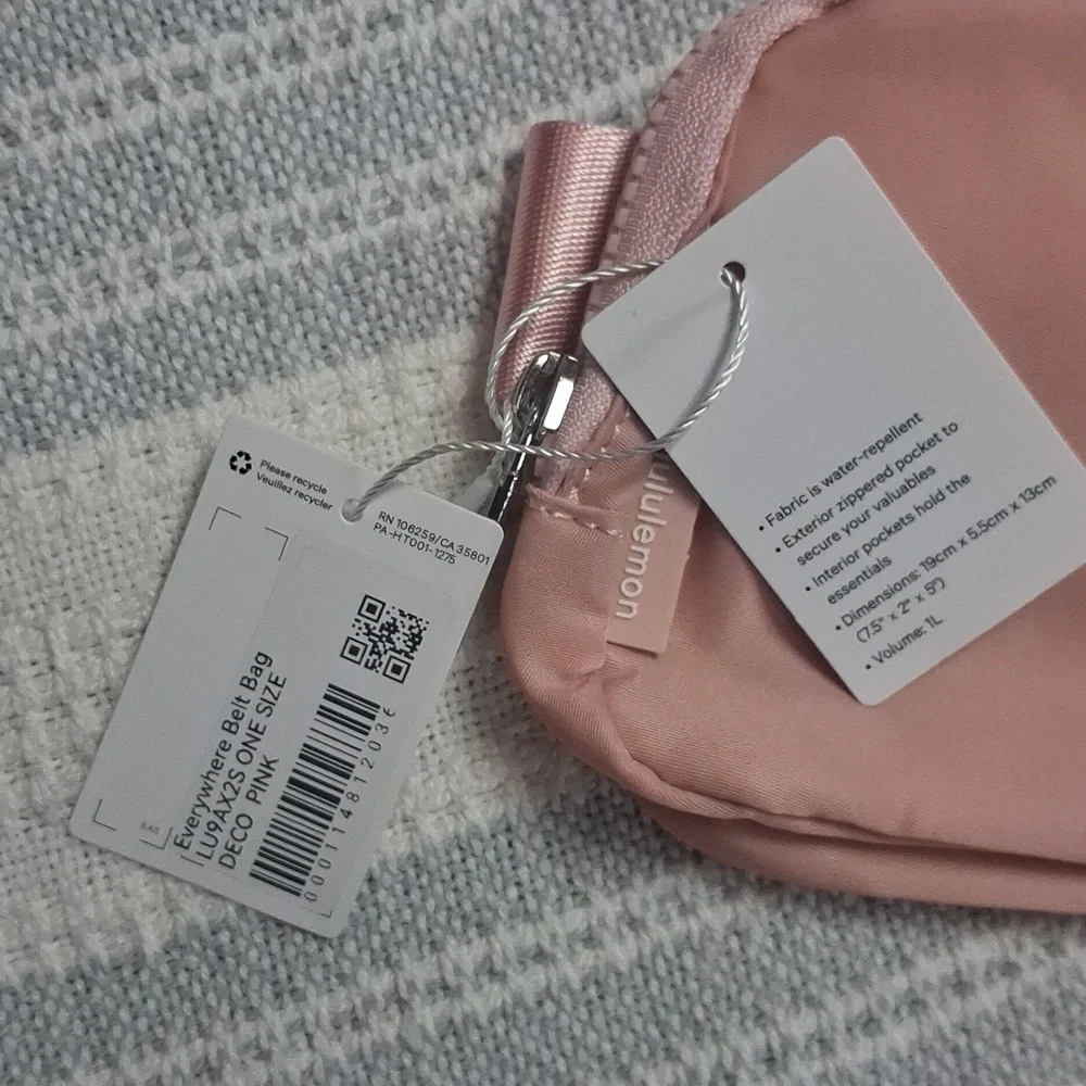 Lululemon Athletica Everywhere Belt Bag *Red ♥️ - Picture 5 of 6